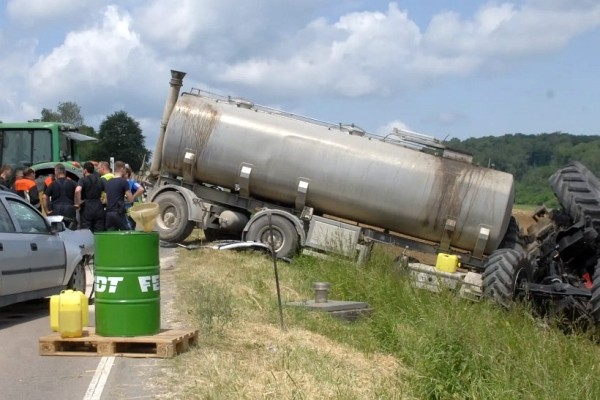 В Германии белорус выехал на «встречку» – погибла водитель трактора В Германии белорус выехал на «встречку» – погибла водитель трактора